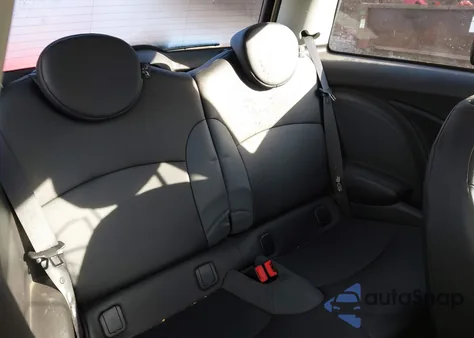 2010 Mini Cooper from USA, damaged, VIN WMWMF3C57ATU76171